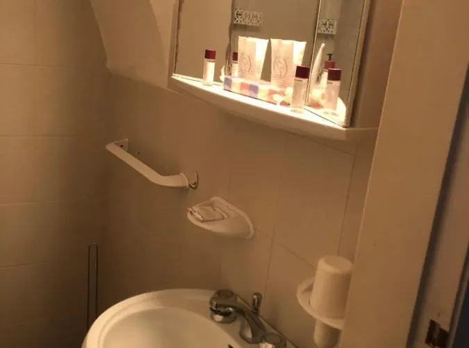 Affittacamere Il Rifugio Di Vaaz 3*